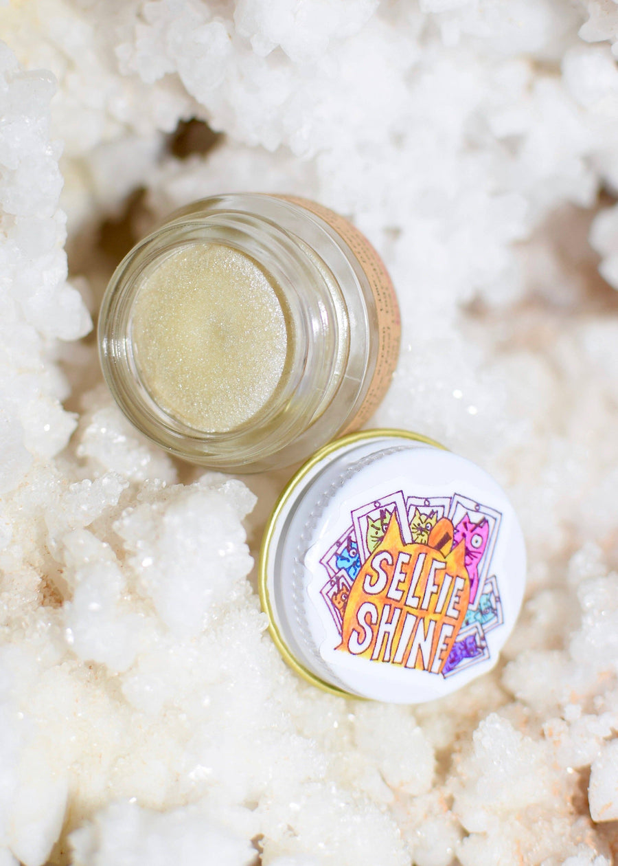 Selfie Shine Makeup Balm